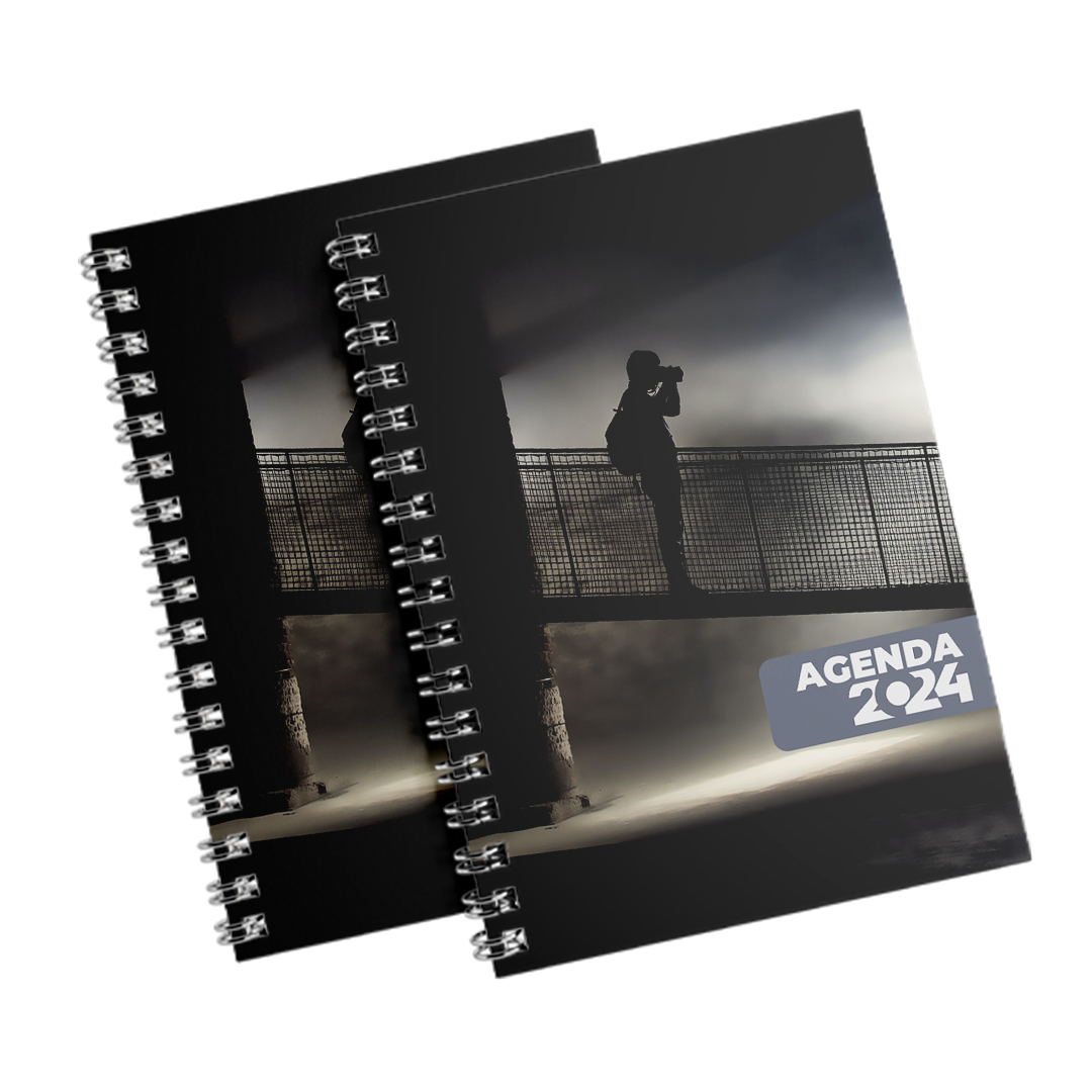 Agenda-2024-com-Wire-O-15x21cm-PHOTOSHOT-15-x-21-Frente-colorida-(4x0)-Couche-150g-(Brilho)